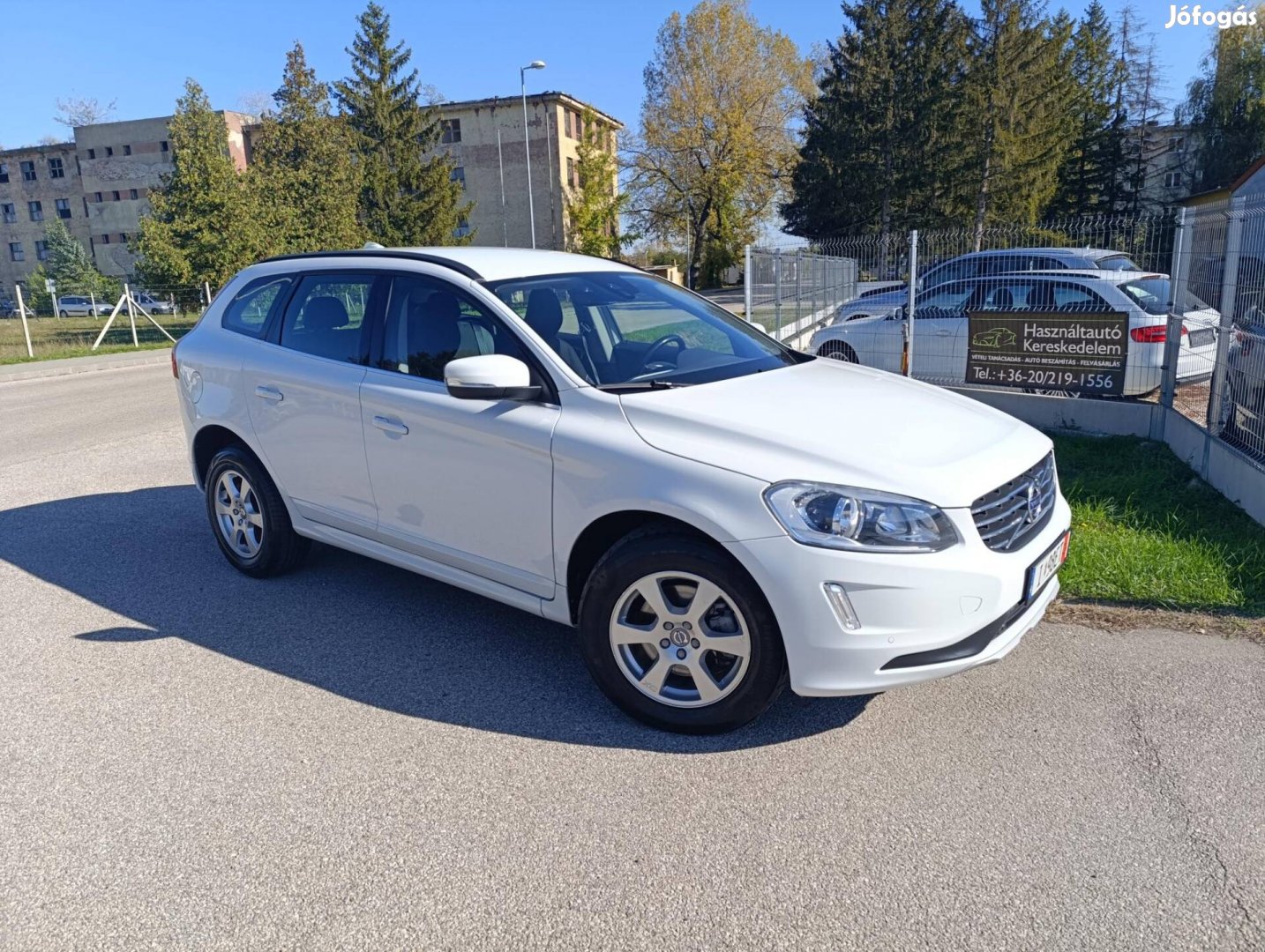 Volvo XC60 2.0 D [D3] Momentum Geartronic FWD F...